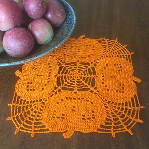 14 Under-One-Week Halloween Decor Free Crochet Patterns