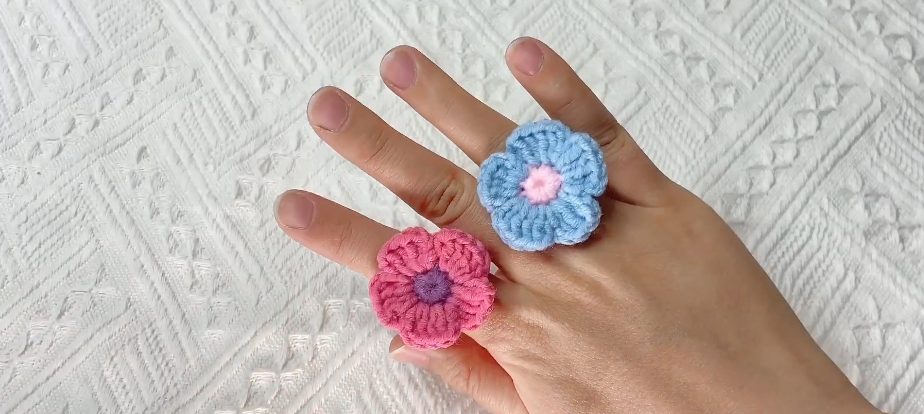 Cute Crochet Flower Ring Pattern for Beginners – Video Tutorial