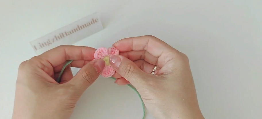 Cute Crochet Flower Ring Pattern for Beginners – Video Tutorial