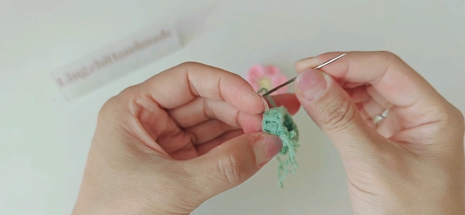 Cute Crochet Flower Ring Pattern for Beginners – Video Tutorial
